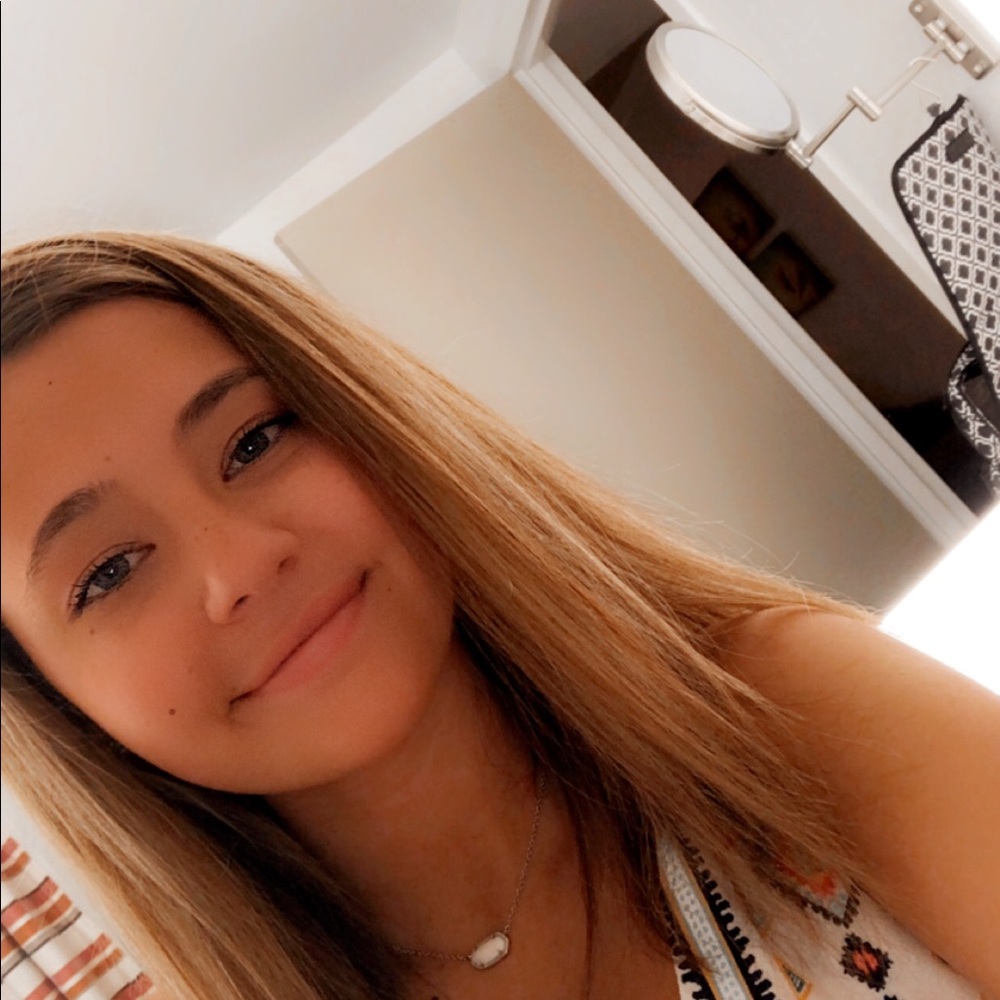 Meet your Posher, Linzie